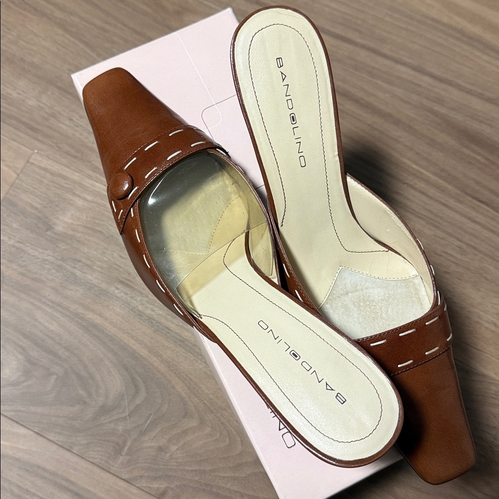 Bandolino Tan Slide Sandals with White Stitching